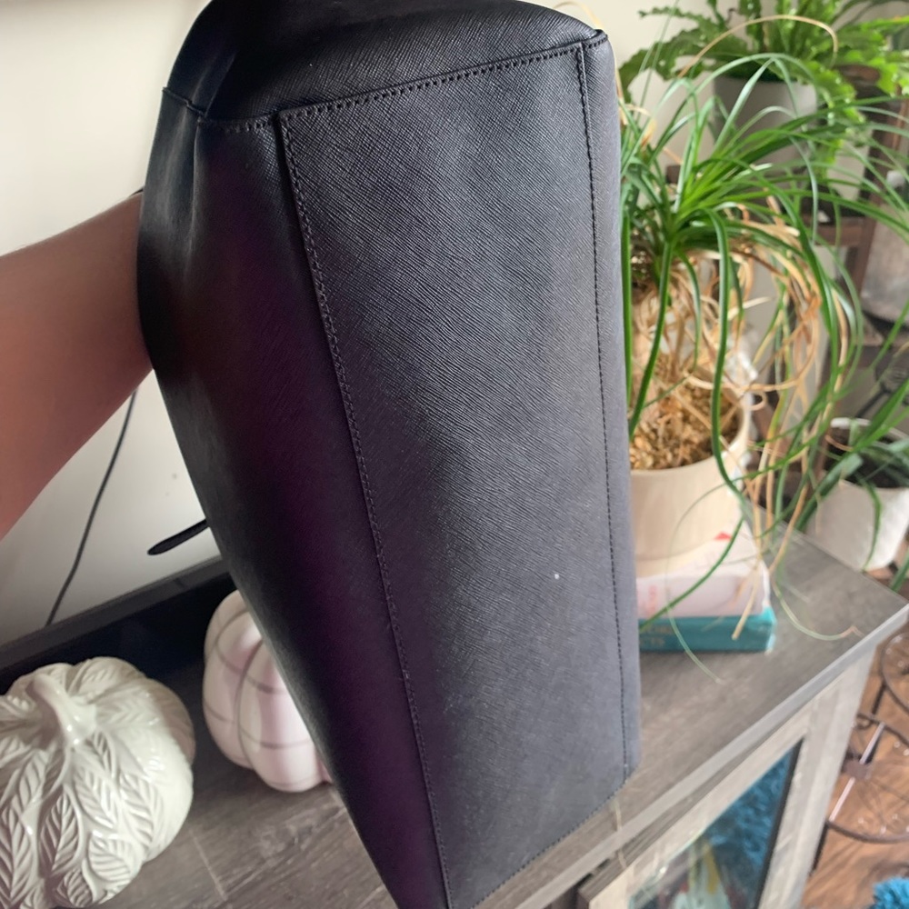 Authentic Tory Burch black tote - Picture 4 of 8
